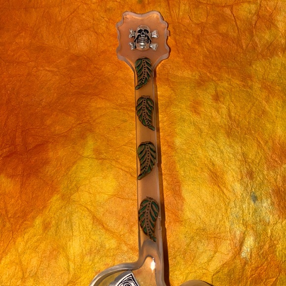 Pirate Skull Head Guitar with Axes - Picture 3 of 8